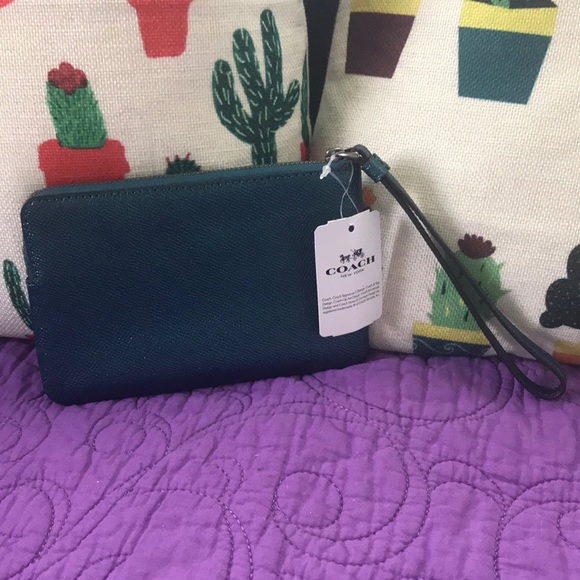 ‼️Last One‼️Coach Small Wristlet - Picture 3 of 4